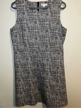 Lila Rose Women’s Size 12 Knee-Length Elegant & Classic Style